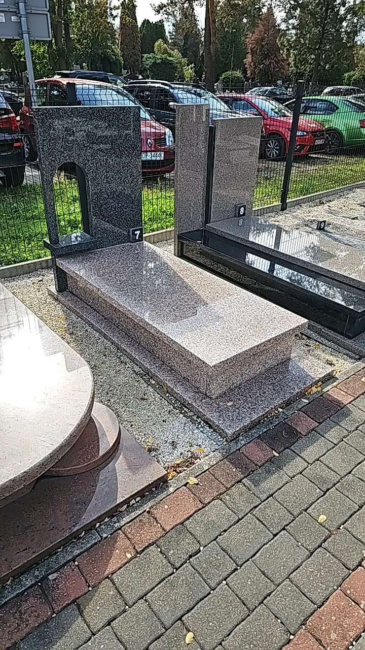 Pomnik pojedynczy IPO-1791461012-0070