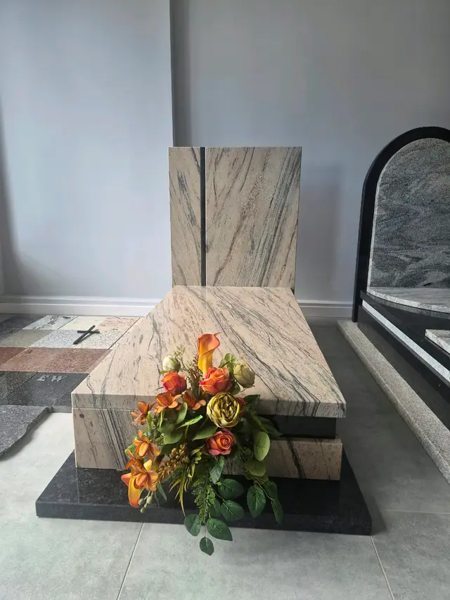 Pomnik pojedynczy IWO-1788264609-0030