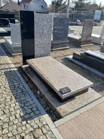 gotowy nagrobek granitowy crema julia