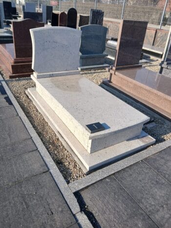 gotowy nagrobek granitowy new kashmir white